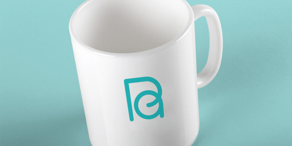 醫療健康行業logo設計案列_普愛健康logo設計應用杯子_北京logo設計_高瑞品牌